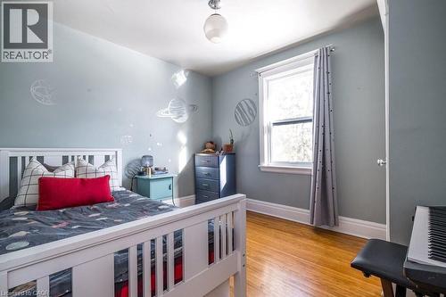 44 Cline Avenue N, Hamilton, ON - Indoor Photo Showing Bedroom