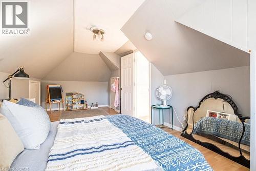 44 Cline Avenue N, Hamilton, ON - Indoor Photo Showing Bedroom