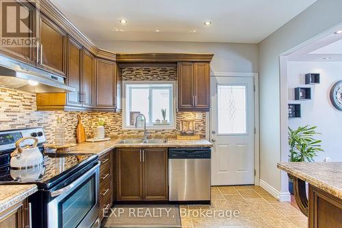 153 Gladstone Avenue, Hamilton, ON - Indoor Photo Showing Kitchen With Double Sink With Upgraded Kitchen
