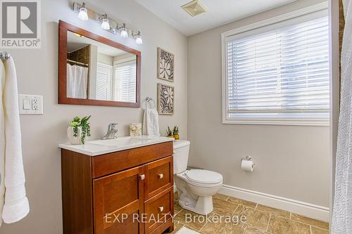 153 Gladstone Avenue, Hamilton, ON - Indoor Photo Showing Bathroom