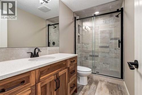 687 Cranston Avenue Se, Calgary, AB - Indoor Photo Showing Bathroom