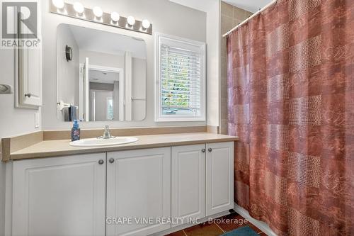 16 Cedar Valley Drive, Ottawa, ON - Indoor Photo Showing Bathroom