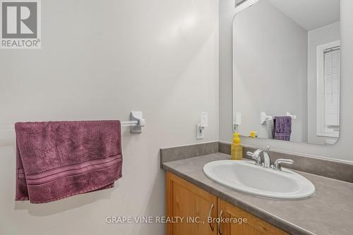 16 Cedar Valley Drive, Ottawa, ON - Indoor Photo Showing Bathroom