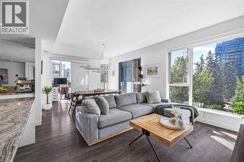407, 310 12 Avenue Sw, Calgary, AB - Indoor Photo Showing Living Room