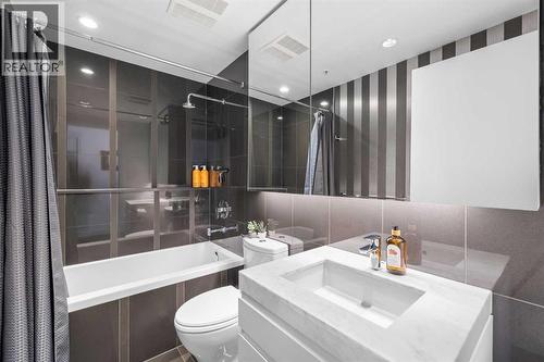 407, 310 12 Avenue Sw, Calgary, AB - Indoor Photo Showing Bathroom