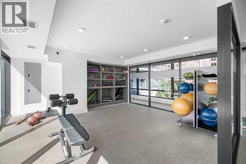 407, 310 12 Avenue Sw, Calgary, AB - Indoor Photo Showing Gym Room
