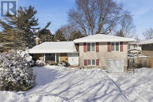 2116 GRAFTON CRESCENT  Ottawa, ON K1J 6K8
