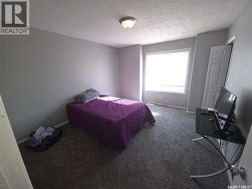 1 302 Herold Road, Saskatoon, SK - Indoor Photo Showing Bedroom