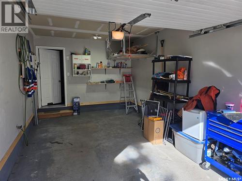 1 302 Herold Road, Saskatoon, SK - Indoor Photo Showing Garage