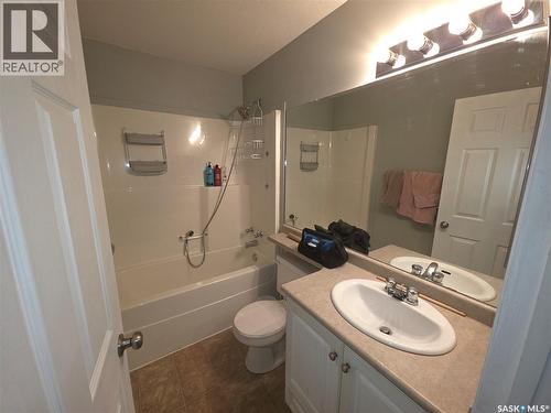 1 302 Herold Road, Saskatoon, SK - Indoor Photo Showing Bathroom