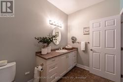 Primary ensuite with upgraded lighting - 