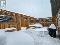 Nat. Gas BBQ on back deck with direct line - 