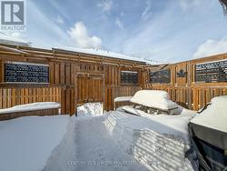Spacious private back deck with built-in planters - 