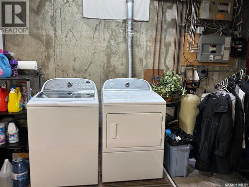1483 Mather Crescent, Estevan, SK - Indoor Photo Showing Laundry Room