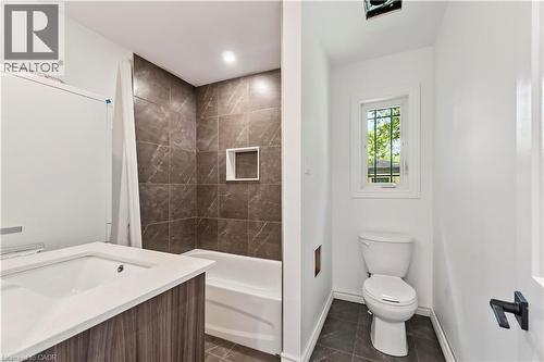 387 Weir Street N, Hamilton, ON - Indoor Photo Showing Bathroom