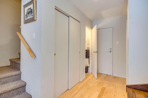 Passageway - 302-556 Ch. Réal, Sutton, QC - Indoor Photo Showing Other Room