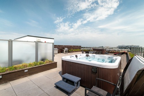 Spa - 613-2335 Ch. Manella, Mont-Royal, QC - Outdoor