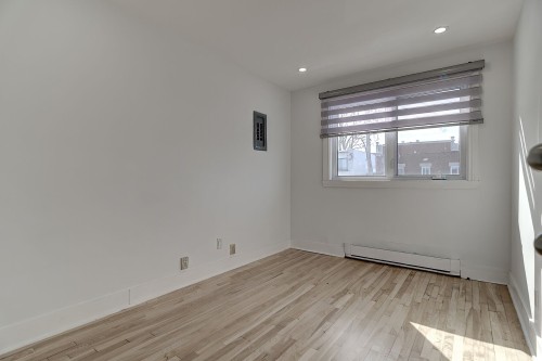 Office - 1358 Rue Sauvé E., Montréal (Ahuntsic-Cartierville), QC - Indoor Photo Showing Other Room
