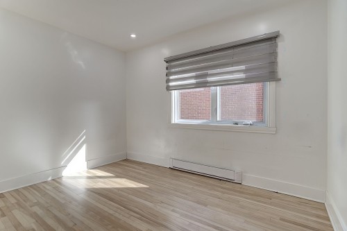 Office - 1358 Rue Sauvé E., Montréal (Ahuntsic-Cartierville), QC - Indoor Photo Showing Other Room