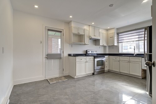 Office - 1358 Rue Sauvé E., Montréal (Ahuntsic-Cartierville), QC - Indoor Photo Showing Kitchen
