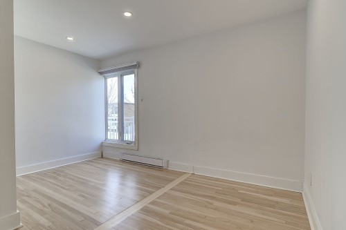 Office - 1358 Rue Sauvé E., Montréal (Ahuntsic-Cartierville), QC - Indoor Photo Showing Other Room