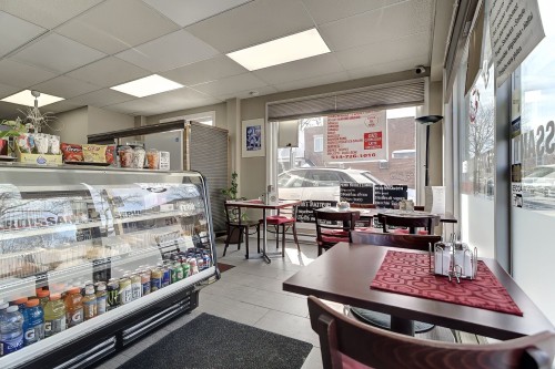 Commerce - 1352 Rue Sauvé E., Montréal (Ahuntsic-Cartierville), QC - Indoor Photo Showing Other Room