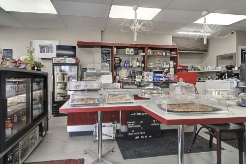 Commerce - 1352 Rue Sauvé E., Montréal (Ahuntsic-Cartierville), QC - Indoor