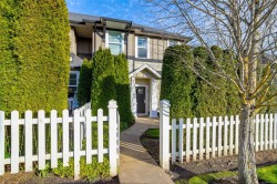 3-3903 Douglas St  Saanich, BC V8X 5L3
