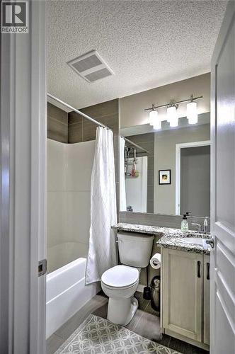 388 Auburn Crest Way Se, Calgary, AB - Indoor Photo Showing Bathroom