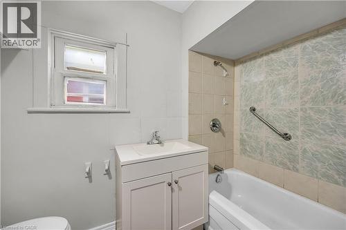 1256 Cannon Street E, Hamilton, ON - Indoor Photo Showing Bathroom