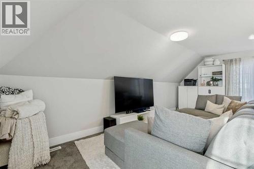 16 Treeline Lane Sw, Calgary, AB - Indoor