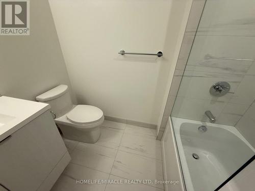 2005 - 28 Interchange Way, Vaughan, ON - Indoor Photo Showing Bathroom