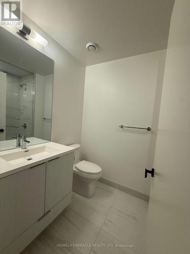 2005 - 28 Interchange Way, Vaughan, ON - Indoor Photo Showing Bathroom