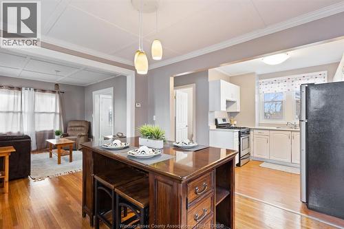 936 Arthur, Windsor, ON - Indoor