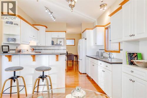 15875 Shannon Link Sw, Calgary, AB - Indoor Photo Showing Kitchen