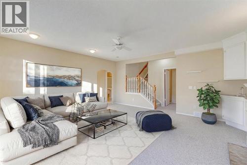 15875 Shannon Link Sw, Calgary, AB - Indoor Photo Showing Living Room