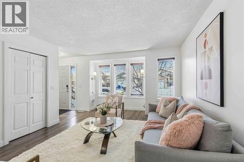 250 Fox Crescent, Fort Mcmurray, AB - Indoor Photo Showing Living Room