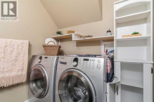 250 Fox Crescent, Fort Mcmurray, AB - Indoor Photo Showing Laundry Room
