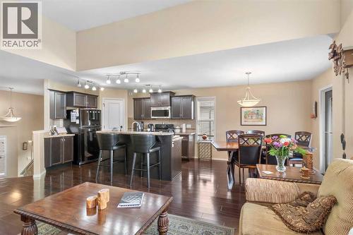 22 Morton Close, Penhold, AB - Indoor Photo Showing Living Room