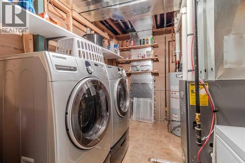 22 Morton Close, Penhold, AB - Indoor Photo Showing Laundry Room