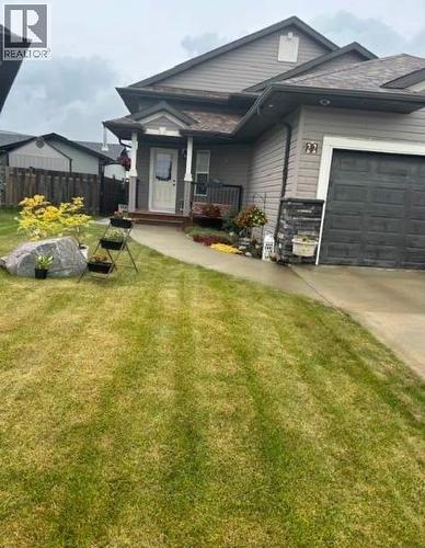 22 Morton Close, Penhold, AB - Outdoor