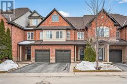41 - 300 RAVINEVIEW WAY  Oakville, ON L6H 7J2