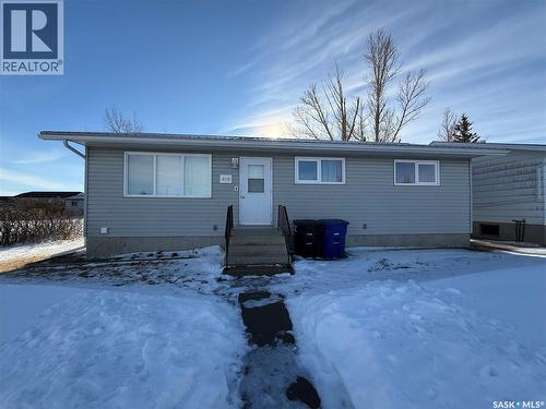 970 Larson Crescent, Eston, SK - Outdoor