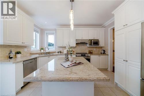 165 Alison Crescent, Oakville, ON - Indoor Photo Showing Kitchen With Double Sink With Upgraded Kitchen