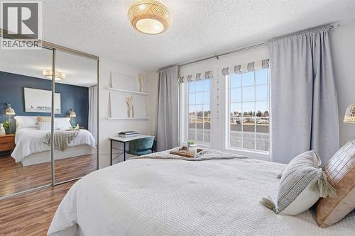15029 5 Street Sw, Calgary, AB - Indoor Photo Showing Bedroom
