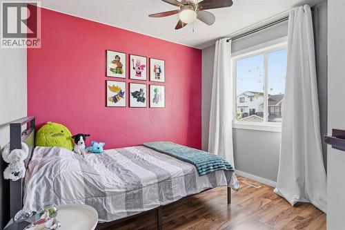 15029 5 Street Sw, Calgary, AB - Indoor Photo Showing Bedroom