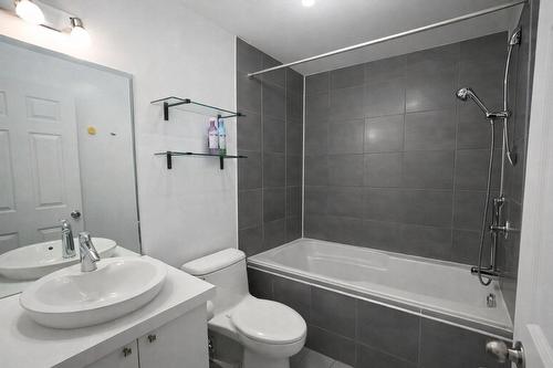 Salle de bains - 201-1210 Rue St-Antoine E., Montréal (Ville-Marie), QC - Indoor Photo Showing Bathroom