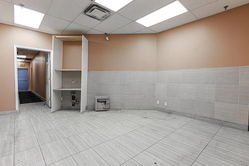 Commerce - 106-114-2001 Av. Victoria, Saint-Lambert, QC - Indoor Photo Showing Other Room