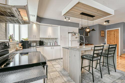 Cuisine - 2149  - 2151 Av. Du Mont-Vert, Val-David, QC - Indoor Photo Showing Kitchen
