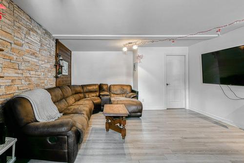 Salon - 2149  - 2151 Av. Du Mont-Vert, Val-David, QC - Indoor Photo Showing Living Room